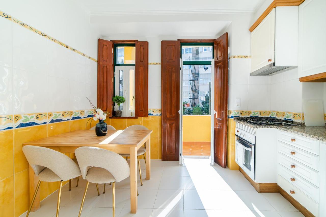 Your New Home In Lisbon - Ac And Fast Wi-Fi Luaran gambar
